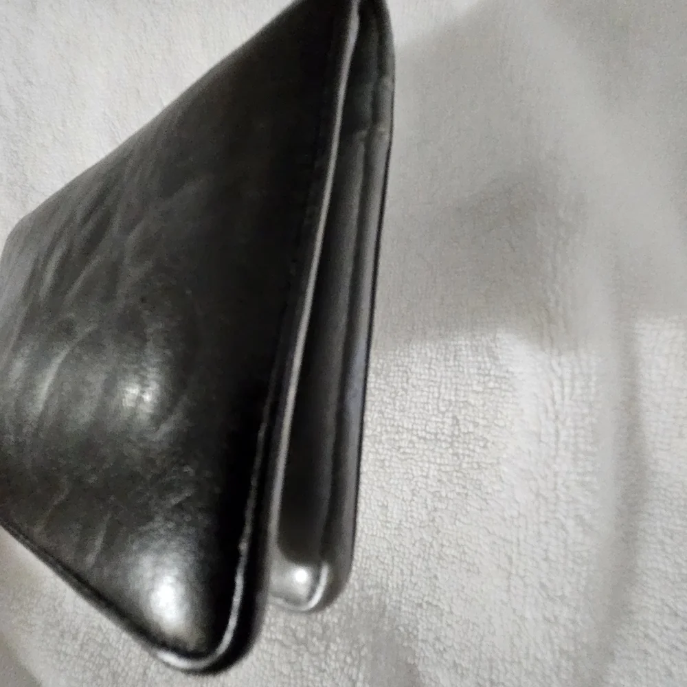 💕❣️Chanel Camellia Black Leather Wallet - Women - Great Condition🩷❤️